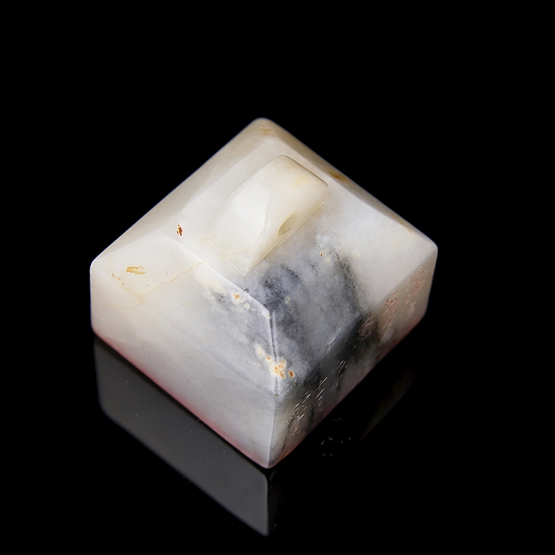 Quadrangular Hetian jade seal, Qing Dynasty