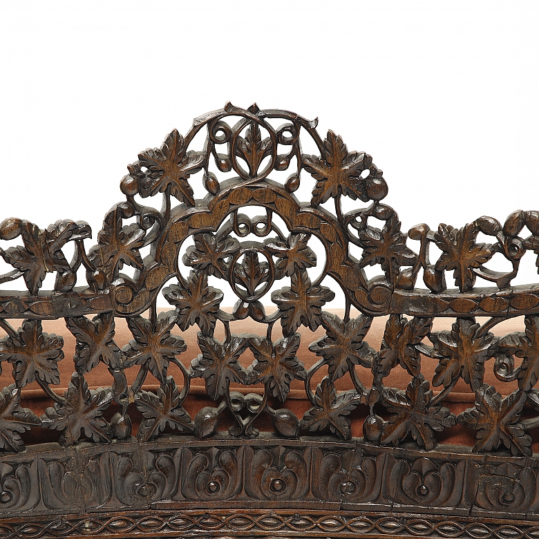 Anglo-Indian carved wooden sofa, 20th century