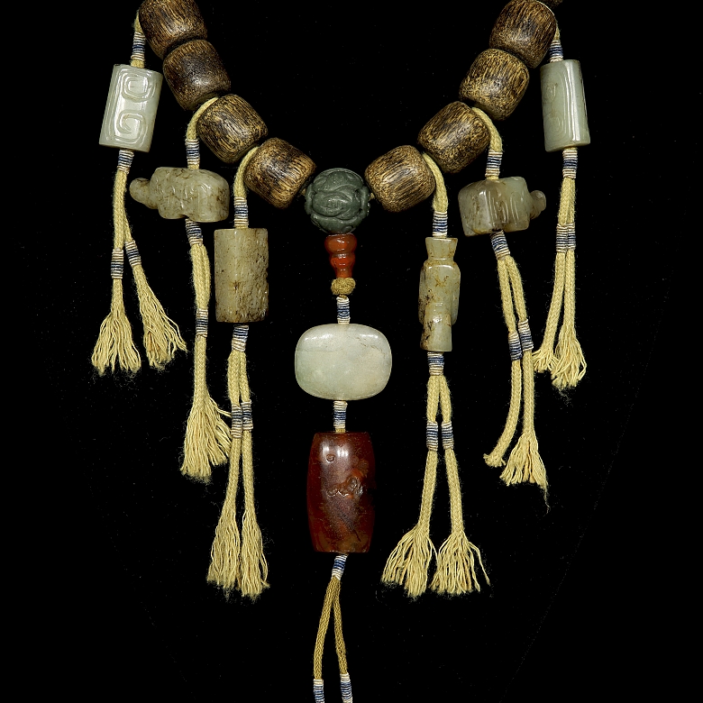 Mala de madera de Chenxiamu y jade tallado, dinastía Qing
