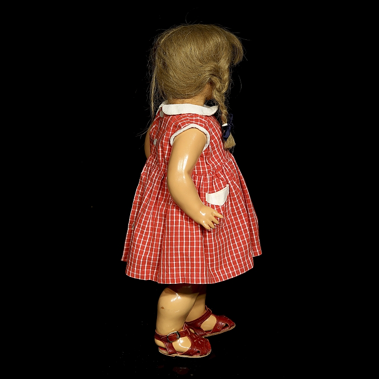 Posible muñeca clásica