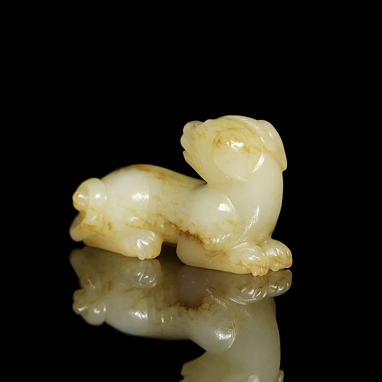 Carved jade figure “Dog,” Qing dynasty - 3