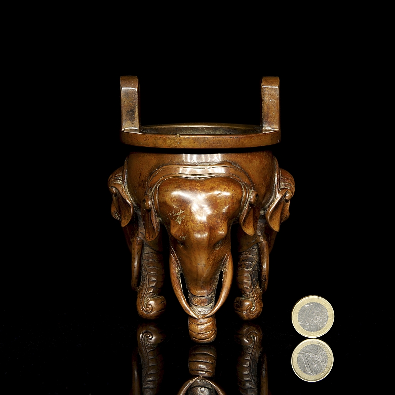 Bronze incense burner ‘Elephants’, with Xuande seal
