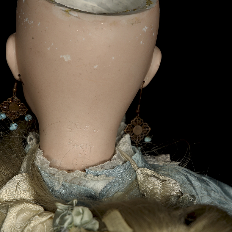 Muñeca de porcelana de la SFBJ, Talla 11, París, Francia, c. 1910-1920.