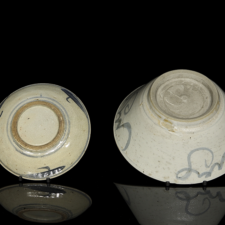 Plato y cuenco de cerámica esmaltada