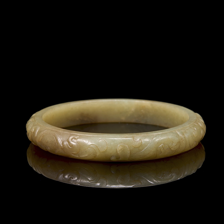 Hetian jade bracelet carved 
