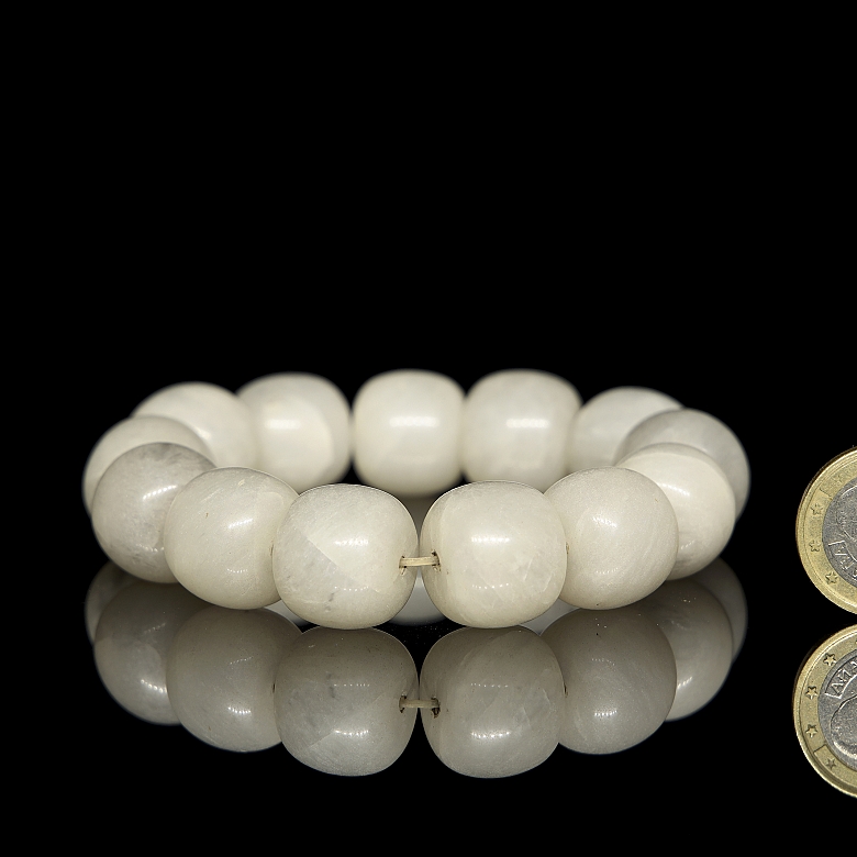 Bracelet with thirteen jade beads, 20th century