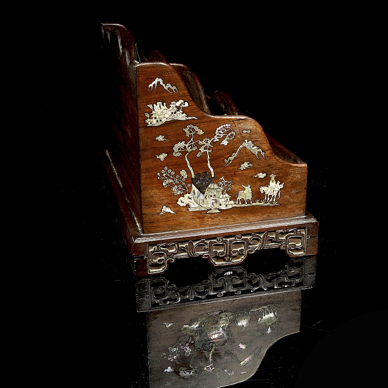 Oriental-style card holder, 20th century