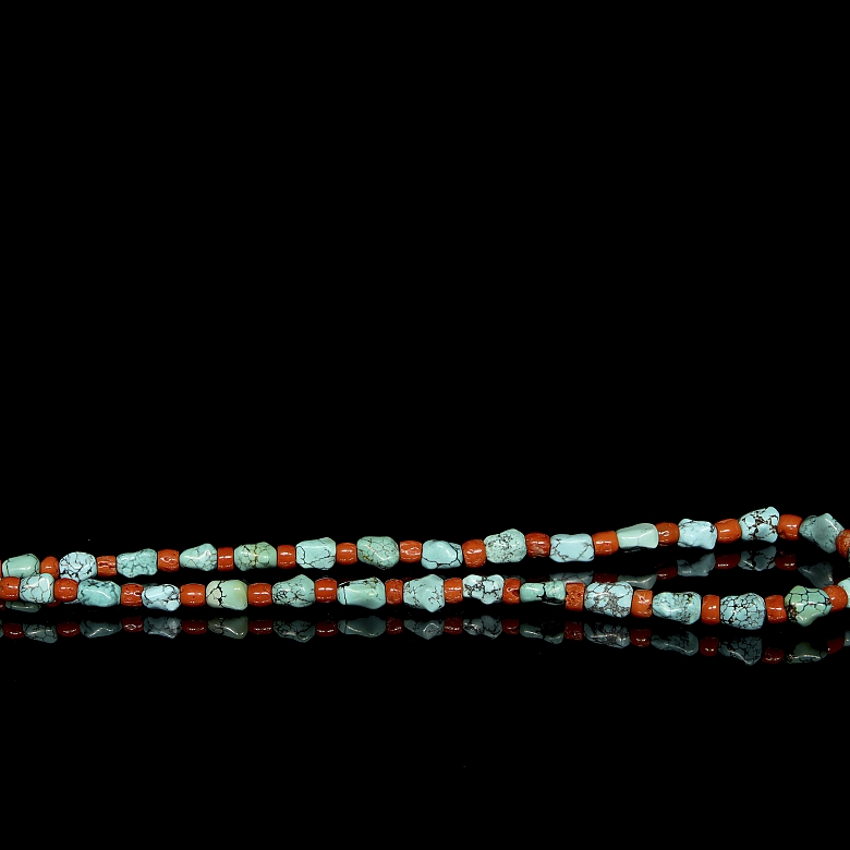 Collar de cuentas de turquesa y coral