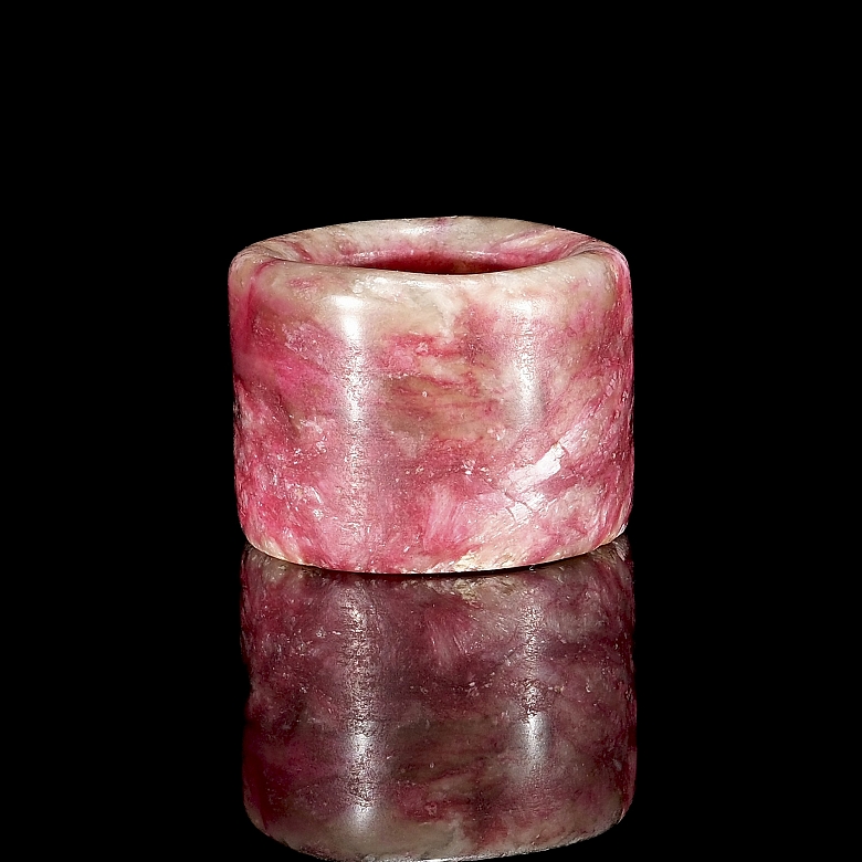 Red jade archer's ring, Qing dynasty