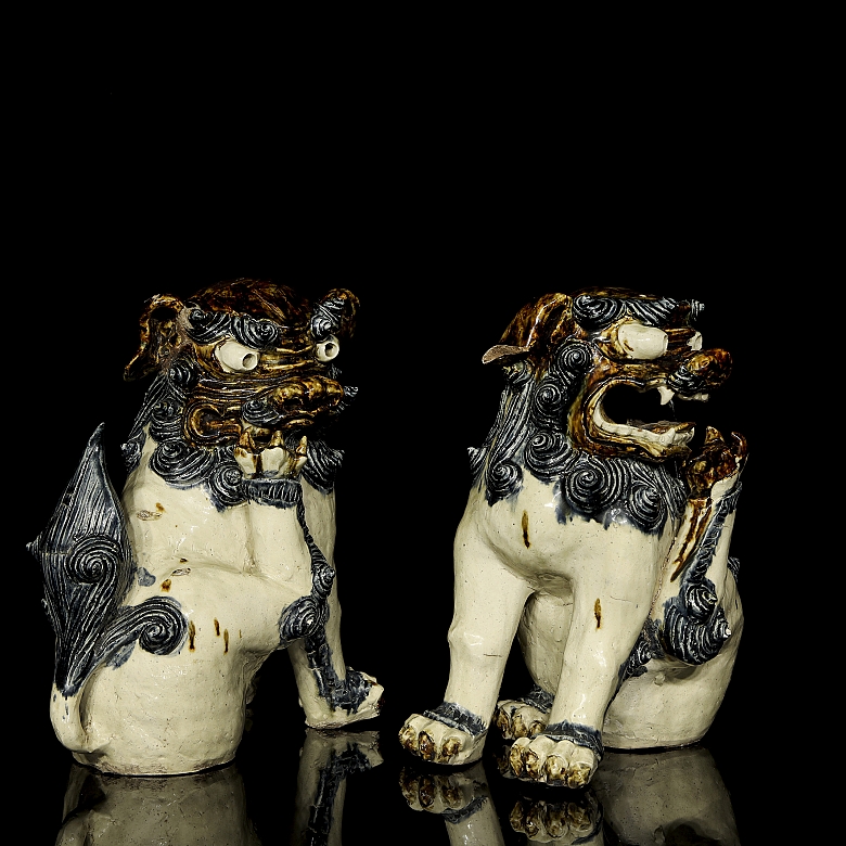 Pareja de figuras de cerámica 