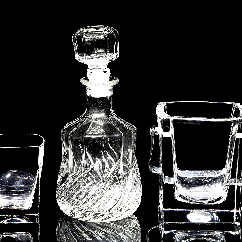 Juego para licor con cubitera y cinco vasos, s.XX