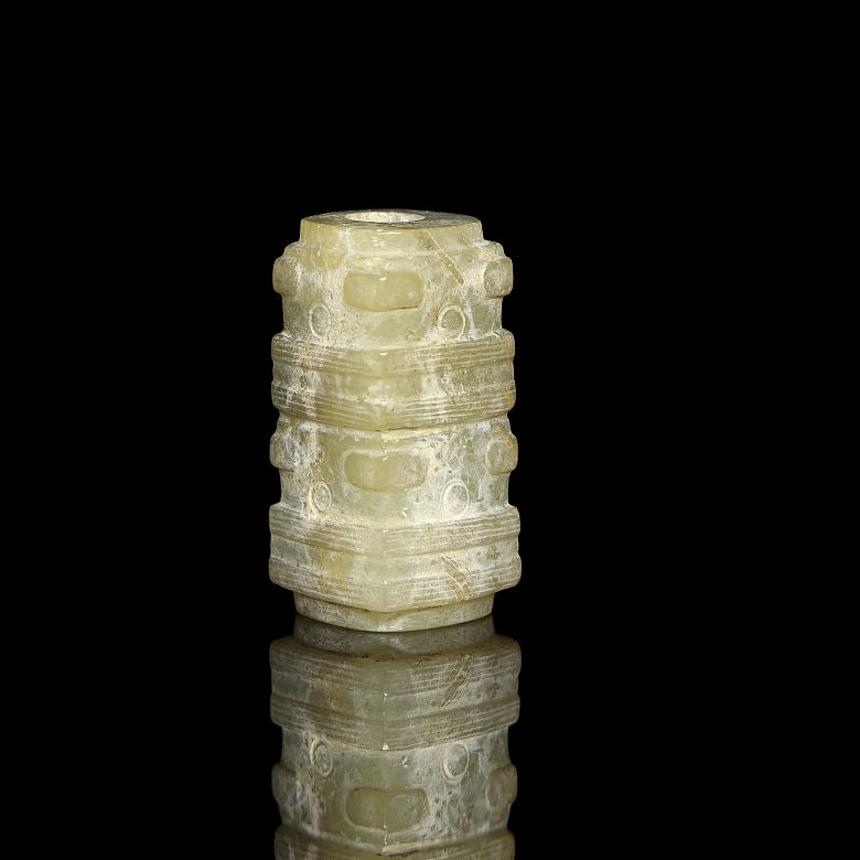 Carved jade pendant ‘Cong’, Hongshan style