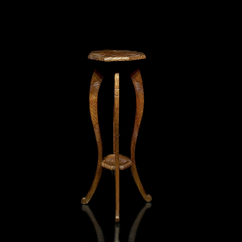 Pedestal de dos niveles para Liberty & Co., circa 1900–1910