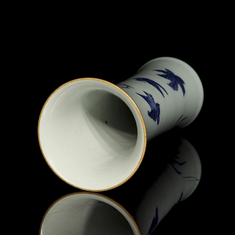 Blue and white porcelain vase ‘Landscape with birds’, Qing dynasty - 4