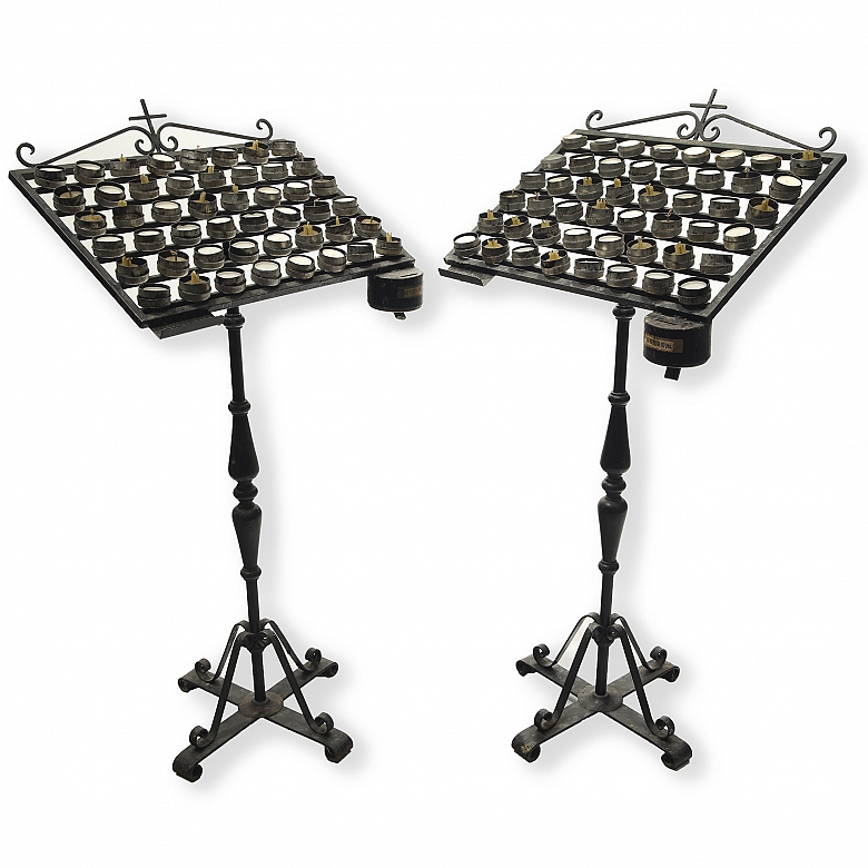 Pareja de lampadarios de iglesia, s.XX