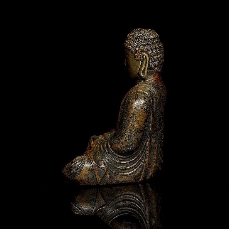 Gilt-bronze figure ‘Shakyamuni’, Qing dynasty - 3
