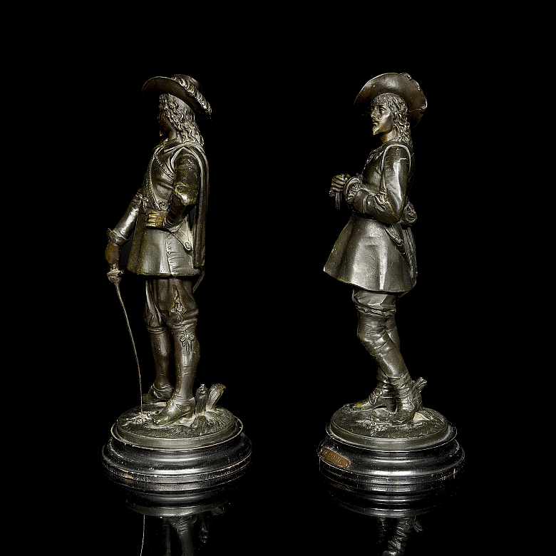 Pareja figuras de bronce 
