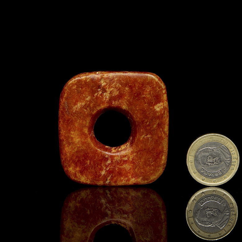 Colgante de jade tallado, cultura Hongshan