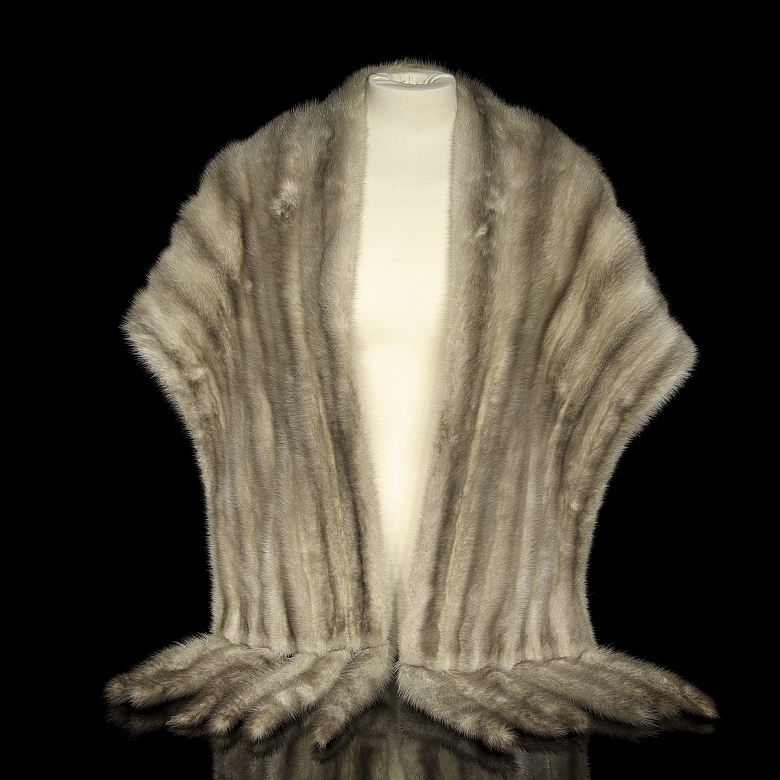 Grey mink fur stole, Willy furrier
