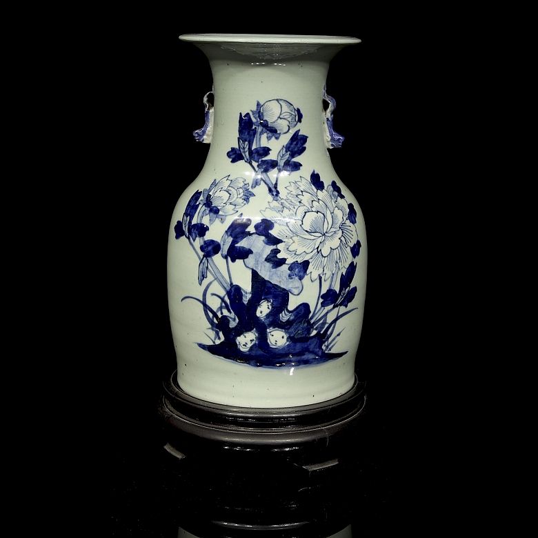 Jarrón de porcelana