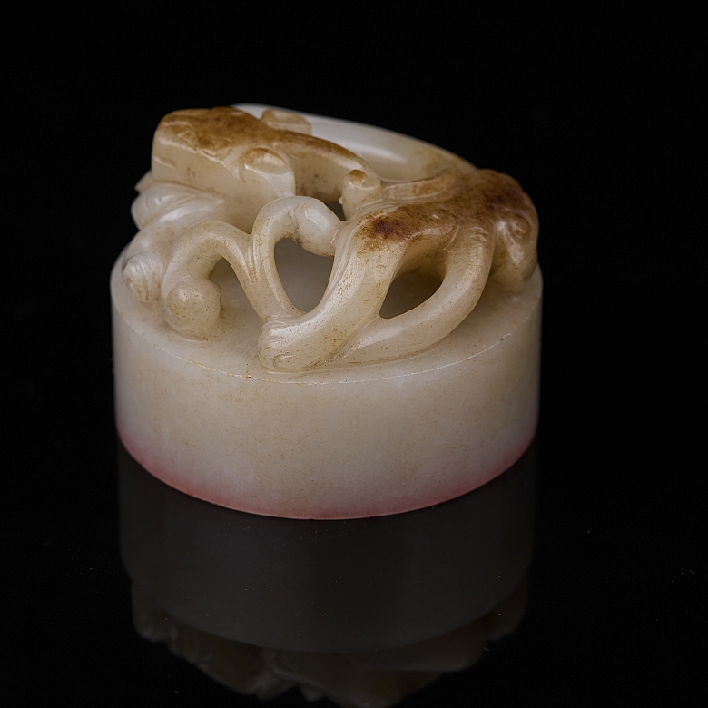 Circular seal made of white jade, ‘Coiled Dragon,’ Qing dynasty