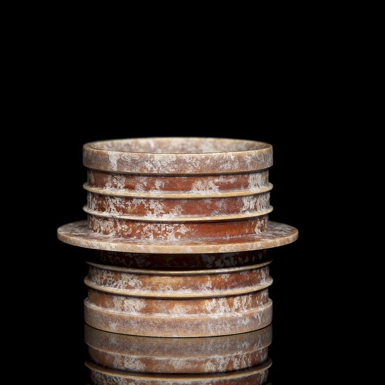 Ornamento de jade tallado, cultura Liangzhu