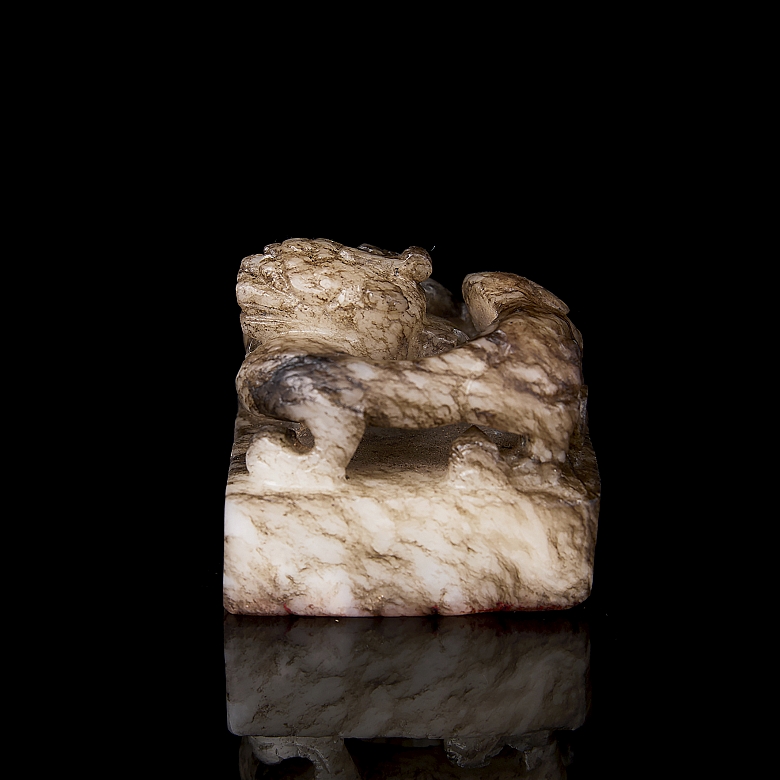 Jade seal ‘Coiled Dragon’, Ming dynasty