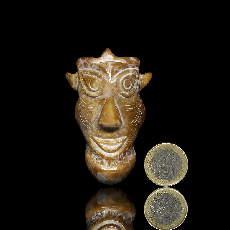 Colgante de jade tallado