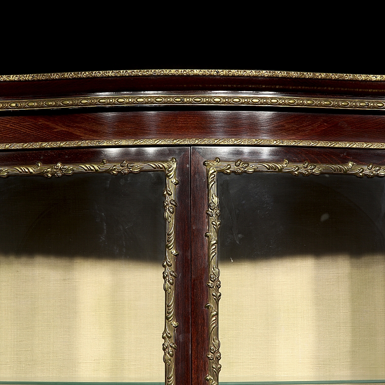 Mueble vitrina expositora estilo Luis XVI, s.XX