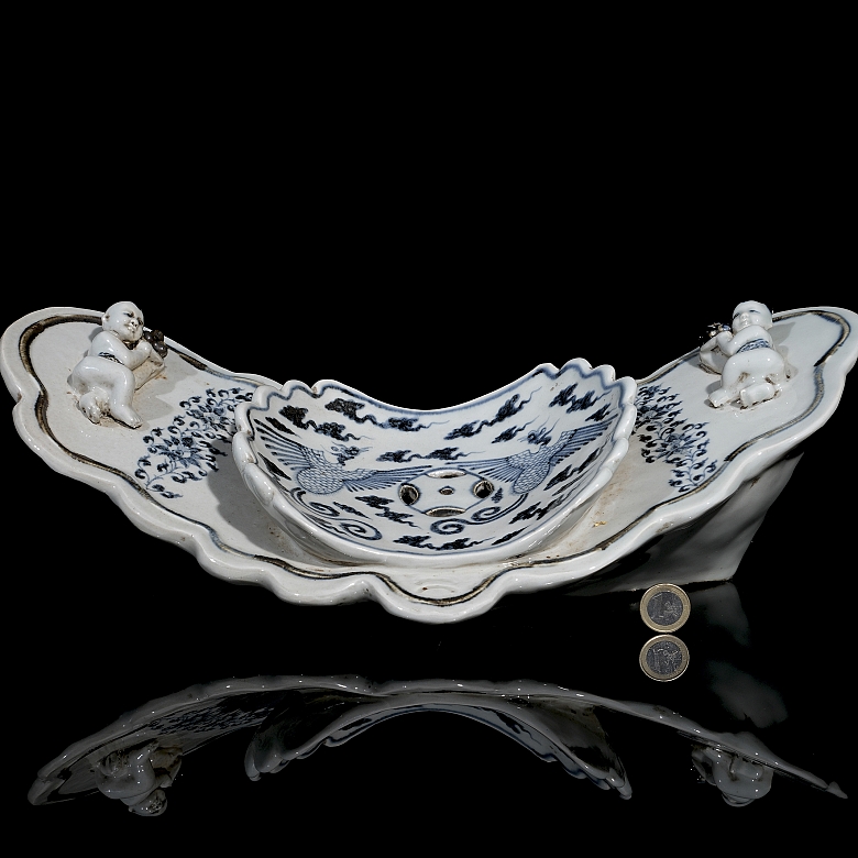 Blue and white porcelain cushion ‘Phoenix and children’, Yuan style