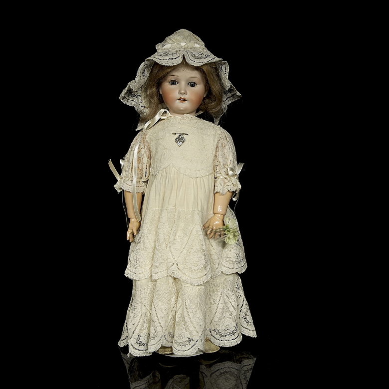 Muñeca de porcelana Heubach Köppelsdorf, molde clásico 250, Alemania, c. 1920-1925