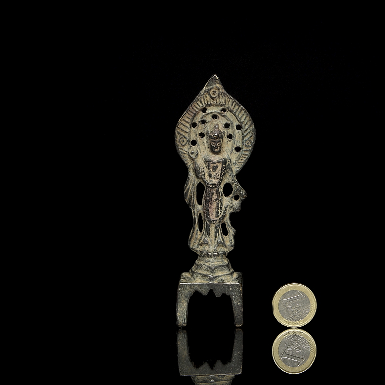 Pequeña figura de bronce