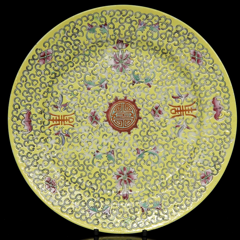 Pareja de platos esmaltados