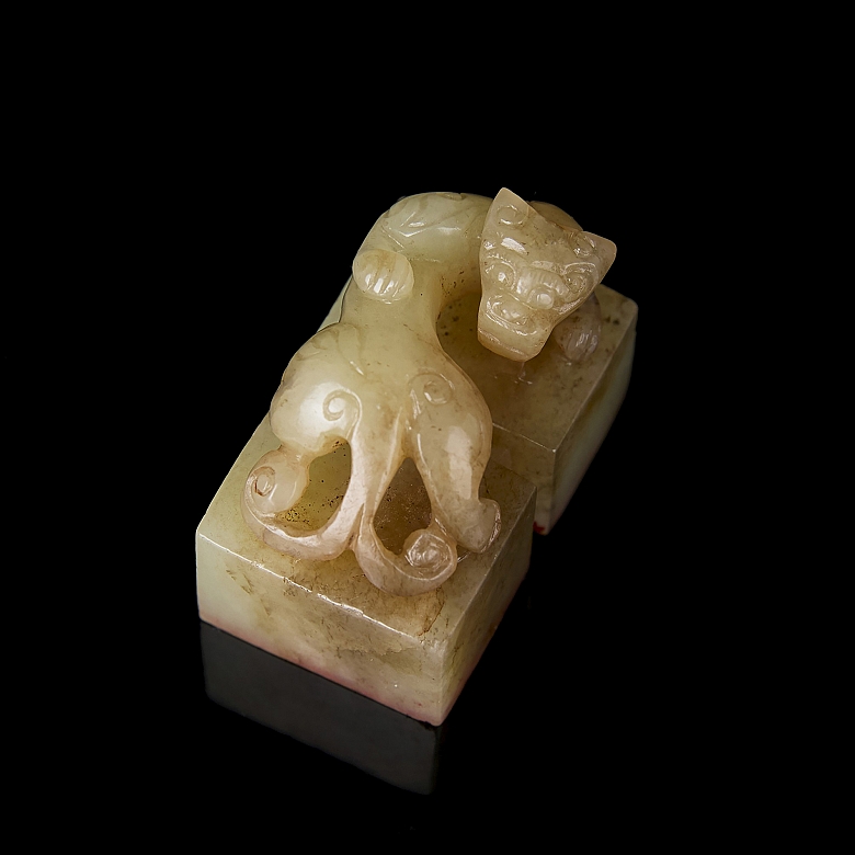 Double carved jade seal ‘Dragon’, Qing dynasty