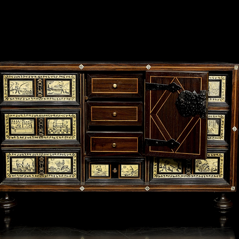 Bargueño de madera de fabricación valenciana, s.XX