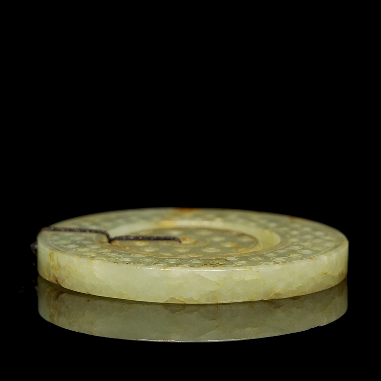 Colgante de jade tallado