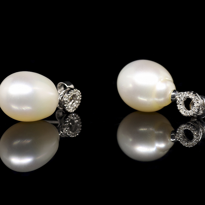 Pendientes oro amarillo de 18k con perla australiana y diamantes