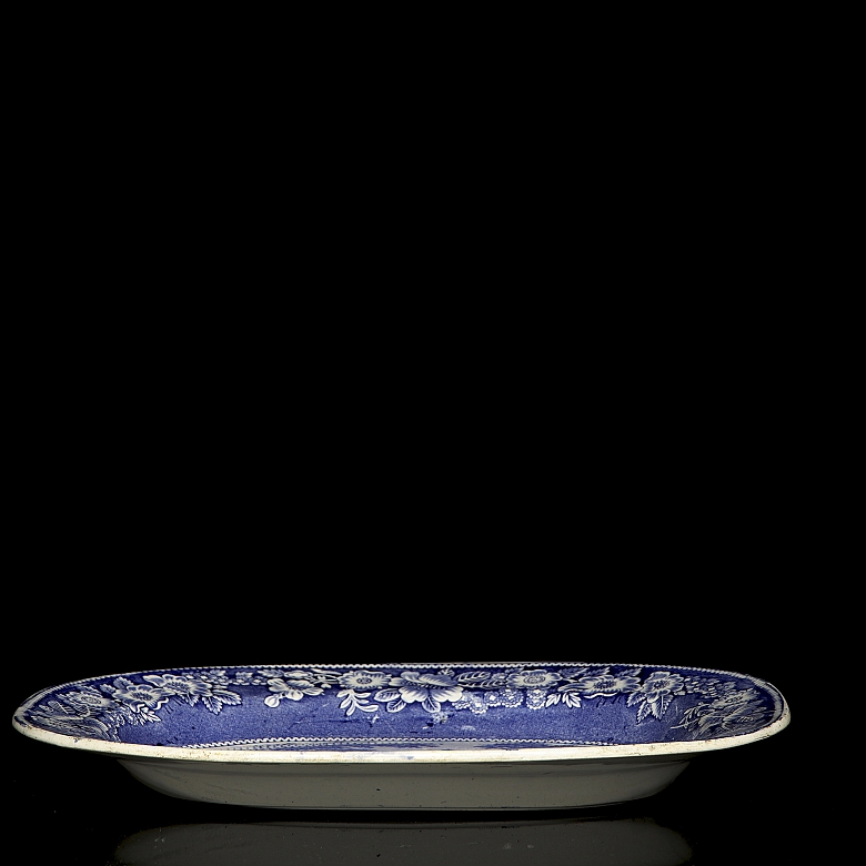 柳树纹“野玫瑰”托盘，斯塔福德郡，19世纪