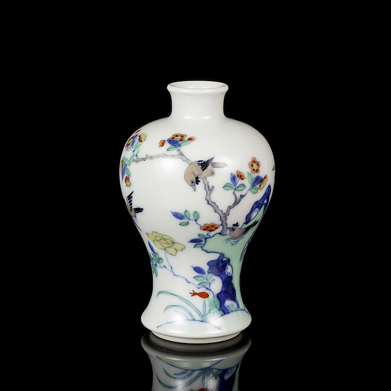 Meiping vase with doucai enamels, ‘Landscape’, with Yongzheng mark