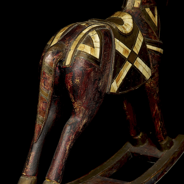 Caballo balancín de madera tallada, s.XX