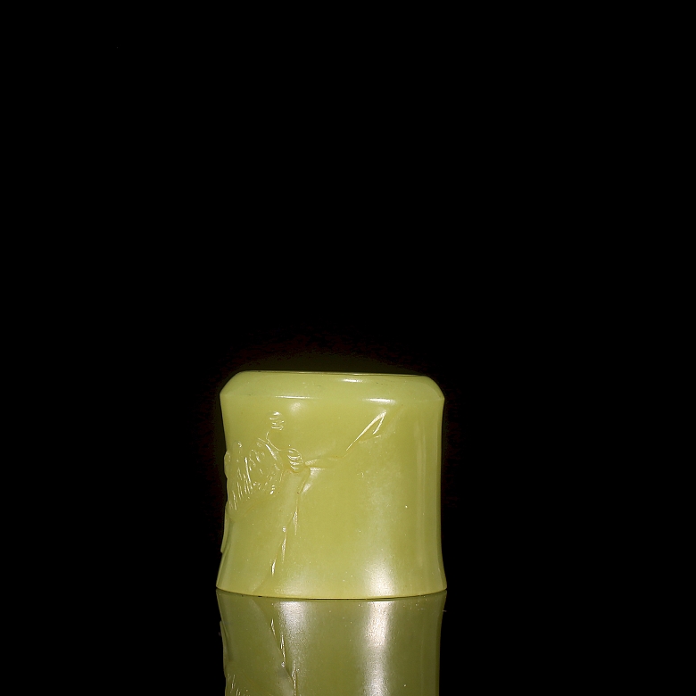 Caja de madera de Zhitang y jade amarillo, con anillo de arquero, dinastía Qing