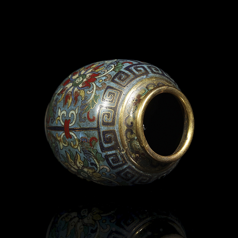 Small cloisonné enamel vessel, Qing dynasty - 5
