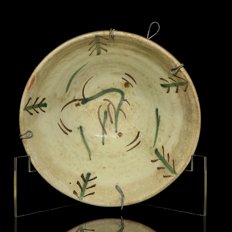 三件彩釉陶瓷盘，20世纪 - 2