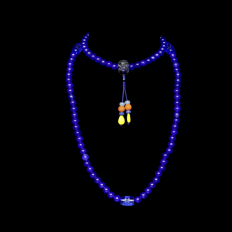 Collar de cuentas de ágata azul, dinastía Yuan