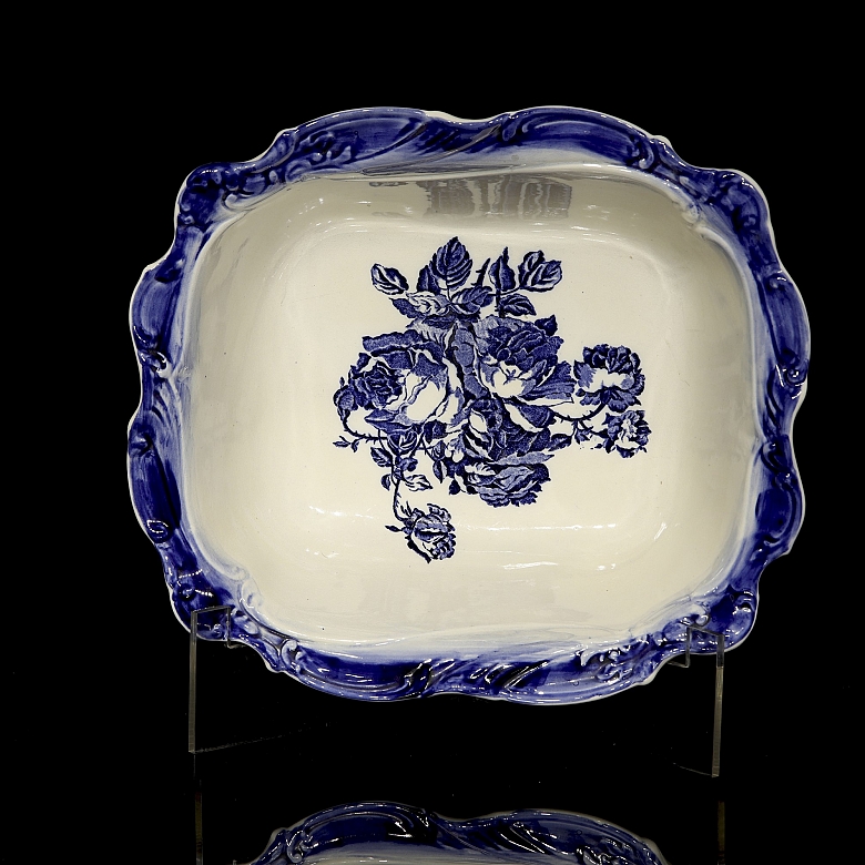 英国瓷质盥洗盆，斯塔福德郡，19世纪末