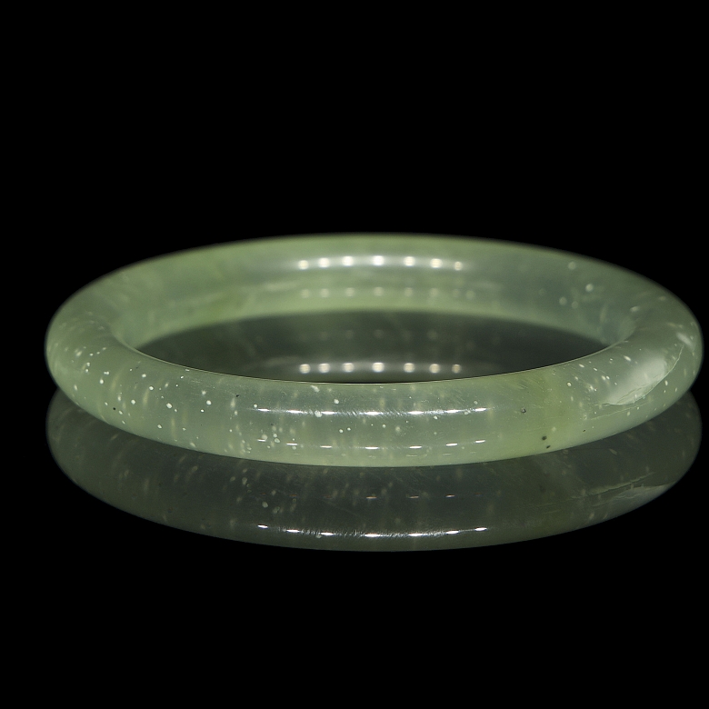 Esclava de jade verde translúcido, s.XX