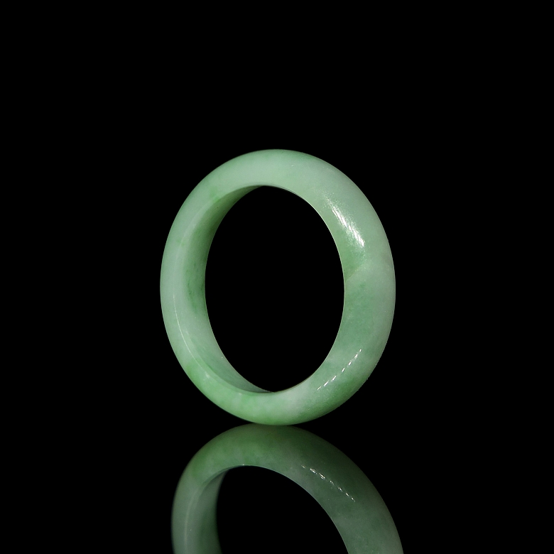 Jadeite ring, 20th century