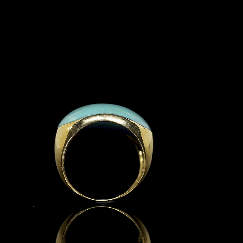 Anillo en oro amarillo de 18k con turquesa