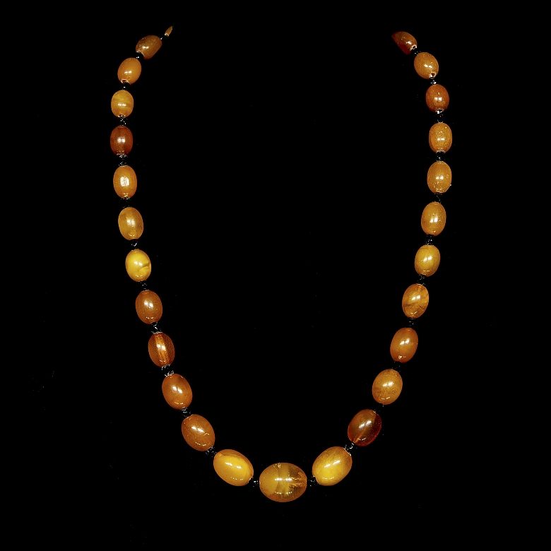 Collar con cuentas de ámbar