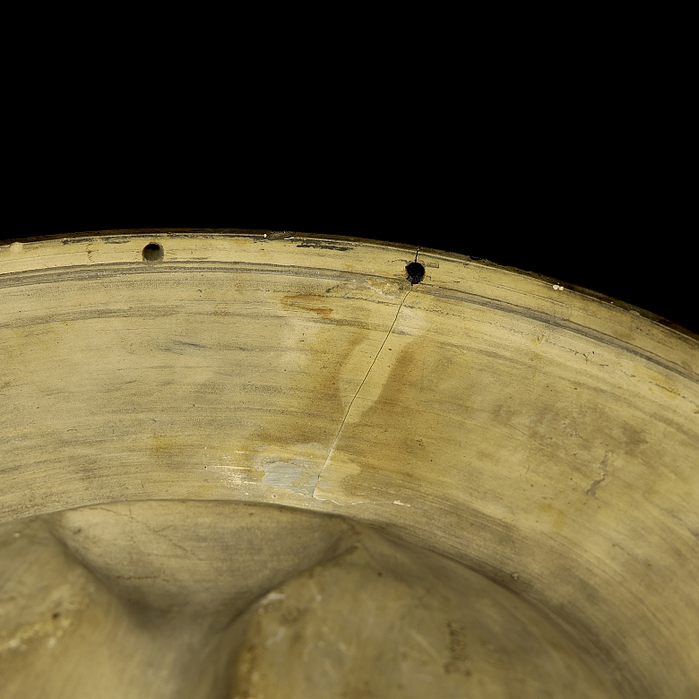 Large majolica portrait dish, 19th century - 8